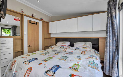 Osprey Court 1: Interior Design, Furniture, Bed, Bedroom, Linens, Bed Sheet, Room, Bedding, Bed Frame, Pillow