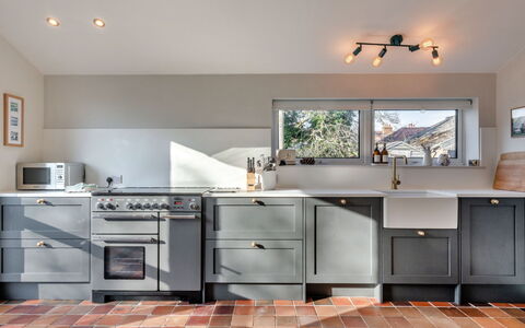 The Old Windmill: Kitchen, Kitchen Appliance, Major Appliance, Cabinetry, Countertop, Kitchen Stove, Drawer, Home Appliance, Stove, Gas Stove