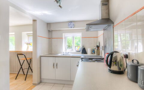 Town End Barn: Kitchen, Interior Design, Countertop, Flooring, Ceiling, Floor, Major Appliance, Cabinetry, Furniture, Kitchen Appliance