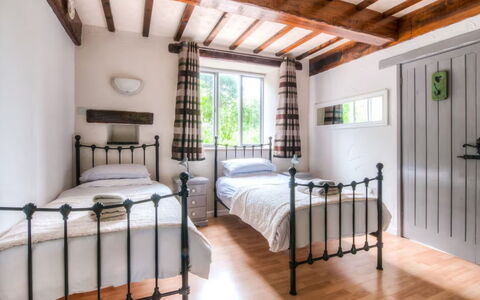 Town End Barn: Bed, Bedroom, Furniture, Bedding, Bed Sheet, Wood, Interior Design, Bed Frame, Linens, Floor