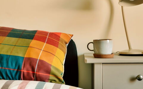 2 Haywood View: Linens, Furniture, Bedroom, Bed Sheet, Bedding, Bed, Pillow, Duvet, Throw Pillow, Lamp