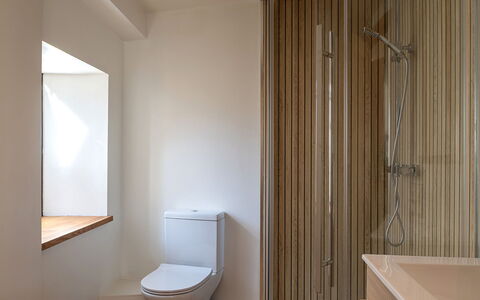 The Painswick Retreat: Wall, Flooring, Bathroom, Plumbing Fixture, Wood, Floor, Interior Design, Brown, Bathroom Sink, Plumbing
