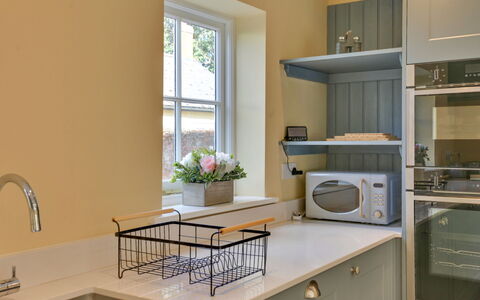Josua, Maldon: Interior Design, Wood, Kitchen, Flooring, Furniture, Cabinetry, Countertop, Kitchen Appliance, Lighting, Ceiling