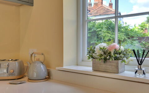 Josua, Maldon: Interior Design, Countertop, Kitchen Appliance, Flooring, Lighting, Furniture, Room, Kitchen, Home, Cabinetry