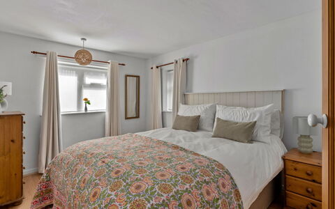 Poundtree: Bed, Furniture, Bedding, Interior Design, Bedroom, Bed Sheet, Linens, Wood, Flooring, Ceiling