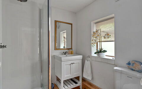 Poundtree: Bathroom, Plumbing Fixture, Interior Design, Flooring, Wall, Sink, Floor, Bathroom Sink, Mirror, Tap