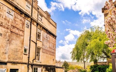 Bath 602: Sky, Daytime, Wall, Facade, Cloud, Composite Material, Morning, Sunlight, Cumulus, Meteorological Phenomenon