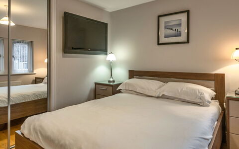 Hollies Cottage, Willow (2 Bed): Bed, Furniture, Bedroom, Interior Design, Bedding, Bed Sheet, Wall, Floor, Flooring, Wood