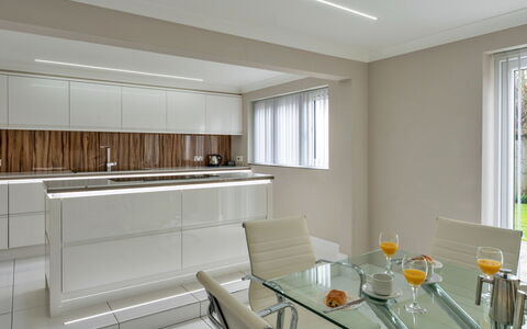 Hollies Cottage, Elm (4 Bed): Interior Design, Furniture, Wall, Flooring, Kitchen, Wood, Countertop, Ceiling, Light Fixture, Cabinetry