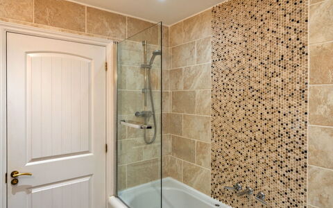 Hollies Cottage, Oak (3 Bed): Bathroom, Flooring, Plumbing Fixture, Wall, Interior Design, Floor, Bathtub, Tile, Plumbing, Tap