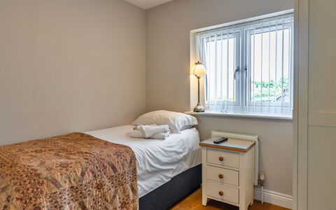 Hollies Cottage, Oak (3 Bed): Bed, Bedding, Bedroom, Bed Sheet, Furniture, Wall, Interior Design, Wood, Floor, Flooring
