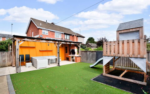 Elizabeth House: Land Lot, Garden, Backyard, Lawn, Artificial Turf, Yard, Shade, Landscaping, Courtyard, Park