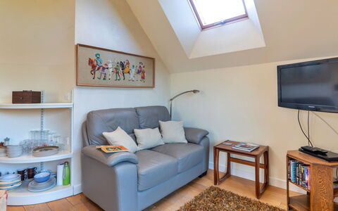 Canal Central: Furniture, Interior Design, Flooring, Couch, Wood, Floor, Room, Ceiling, Living Room, Lighting