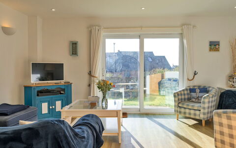 Bude, Upper Deck: Furniture, Wood, Flooring, Interior Design, Floor, Table, Chair, Ceiling, Room, Living Room