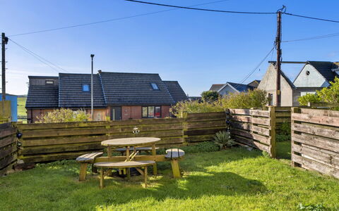 Bude, Upper Deck: Sky, Roof, House, Land Lot, Home, Cloud, Rural Area, Cottage, Backyard, Fence