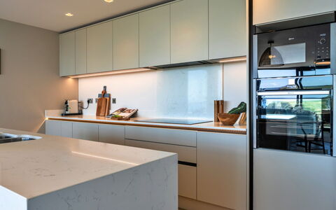 Perrantide: Kitchen, Kitchen Appliance, Countertop, Interior Design, Cabinetry, Flooring, Major Appliance, Furniture, Home Appliance, Wood