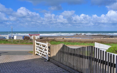 Trecane: Sky, Coast, Horizon, Coastal And Oceanic Landforms, Beach, Sea, Shore, Land Lot, Ocean, Bay