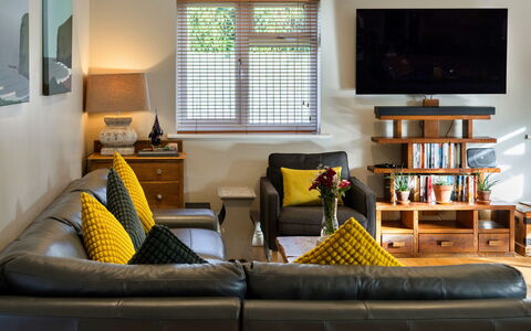 Gwelmor: Furniture, Interior Design, Couch, Wall, Flooring, Living Room, Wood, Room, Floor, Home