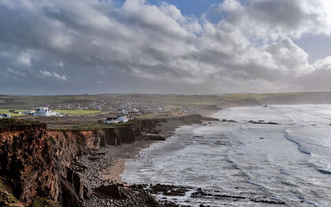 Gwelmor: Water, Body Of Water, Coast, Cloud, Horizon, Coastal And Oceanic Landforms, Rock, Sea, Terrain, Shore