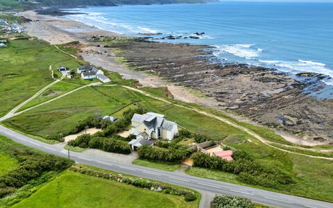 Manderley: Coast, Coastal And Oceanic Landforms, Landscape, Sea, Shore, Land Lot, Plain, Ocean, Beach, Cottage