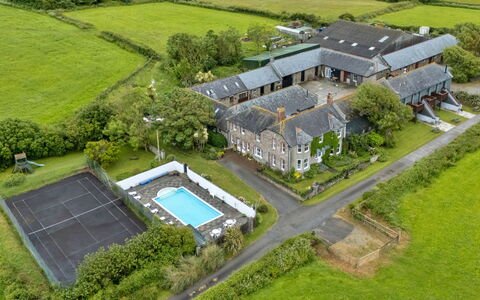 Roost, Quinceborough Farm: Residential Area, Estate, Swimming Pool, Resort, Mansion, Landscaping, Villa, Hacienda, Bird'S-Eye View, Eco Hotel