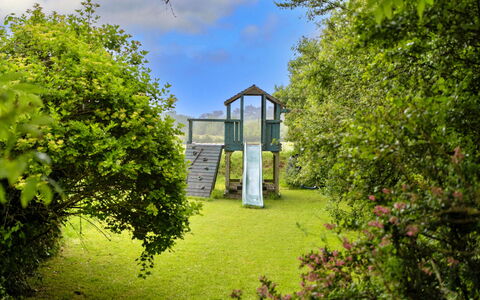 Roost, Quinceborough Farm: Shrub, Garden, Lawn, Meadow, Landscaping, Park, Yard, Shade, Backyard, Botanical Garden