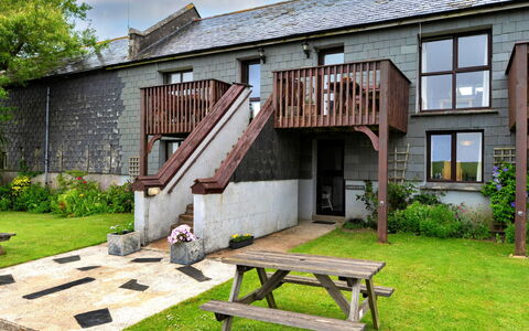 Mucklow, Quinceborough Farm: Cottage, Lawn, Garden, Yard, Backyard, Landscaping, Estate, Courtyard, Stairs, Hardwood