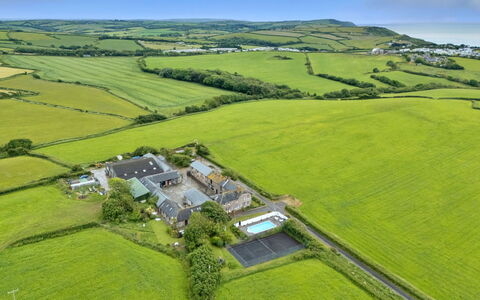 Goose, Quinceborough Farm: Bird'S-Eye View, Landscape, Aerial Photography, Plain, Residential Area, Estate, Land Lot, Home, Landscaping, Field