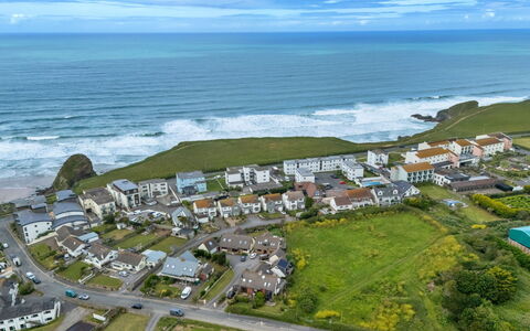 Sea 2: Body Of Water, Coast, Sea, Coastal And Oceanic Landforms, Landscape, Ocean, Residential Area, Shore, Beach, Headland