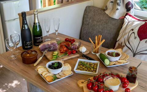 Stargazey: Food, Tableware, Ingredient, Fruit, Table, Produce, Finger Food, Serveware