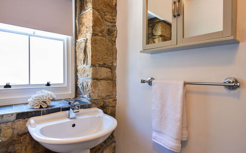 St. Ives 636: Plumbing Fixture, Wall, Bathroom, Bathroom Sink, Sink, Interior Design, Tap, Flooring, Mirror, Lighting