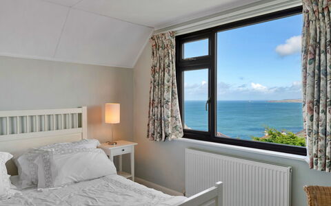 Michel: Furniture, Interior Design, Bedroom, Bed, Floor, Room, Bedding, Sea, Linens
