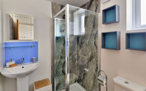 Agan Chi: Plumbing Fixture, Bathroom, Bathroom Sink, Flooring, Interior Design, Sink, Floor, Mirror, Tap, Plumbing