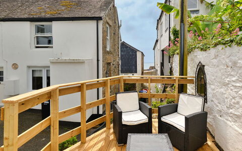 Agan Chi: Wood, Apartment, Balcony, Handrail, Fence, Wood Stain, Hardwood, Baluster, Houseplant, Porch