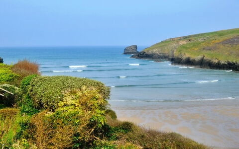 The Cuddy: Water, Body Of Water, Green, Natural Landscape, Summer, Coast, Rock, Coastal And Oceanic Landforms, Watercourse, Headland