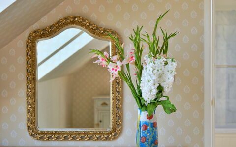 The Coast House: Interior Design, Mirror, Molding, Picture Frame, Wallpaper, Lamp, Living Room