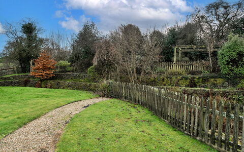 Syncocks Farm Cottage: Shrub, Garden, Landscape, Fence, Grassland, Plant Community, Land Lot, Groundcover, Home Fencing
