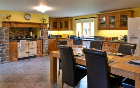 Oak Leaf Cottage: Furniture, Interior Design, Flooring, Kitchen, Countertop, Wood, Cabinetry, Floor, Kitchen & Dining Room Table, Lighting
