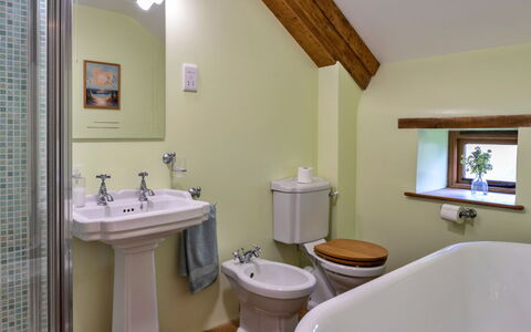 Oak Leaf Cottage: Interior Design, Wall, Plumbing Fixture, Bathroom, Flooring, Floor, Bathroom Sink, Tap, Plumbing, Sink