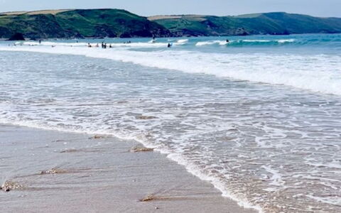 Brockwood: Blue, Water, Body Of Water, Beach, Coast, Coastal And Oceanic Landforms, Sea, Horizon, Wave