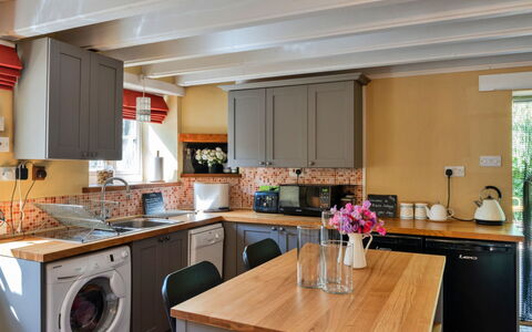 Marsh Cottage: Countertop, Kitchen, Furniture, Interior Design, Cabinetry, Flooring, Kitchen Appliance, Wood, Major Appliance, Ceiling