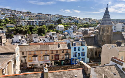Sea Views Apartment in Ilfracombe: Daytime, Building, Urban Area, Wall, City, Residential Area, Roof, Town, Neighbourhood, House