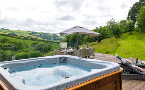 Coulscott Old Barn: Swimming Pool, Resort, Eco Hotel, Jacuzzi, Bathtub, Estate, Landscaping, Farmhouse, Plumbing Fixture