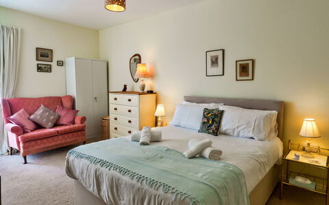 Westward Ho 604: Furniture, Bed, Interior Design, Bedroom, Bedding, Wall, Bed Sheet, Flooring, Floor, Wood