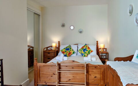 Westward Ho 604: Furniture, Interior Design, Wall, Flooring, Bedroom, Floor, Bed, Wood, Room, Ceiling