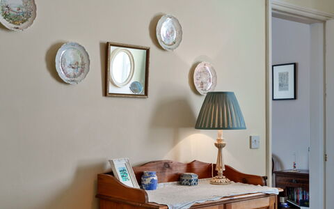 Westward Ho 604: Interior Design, Picture Frame, Room, Paint, Wood Stain, Molding, Hardwood, Porcelain, Drawer, Lamp