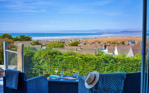 Thorndale: Furniture, Resort, Chair, Eco Hotel, Landscaping, Outdoor Furniture, Hotel, Villa, Balcony, Penthouse Apartment