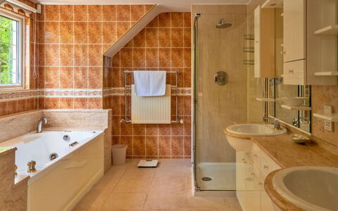 Cliff Lodge: Bathroom, Interior Design, Plumbing Fixture, Flooring, Bathtub, Wall, Floor, Sink, Tap, Bathroom Sink