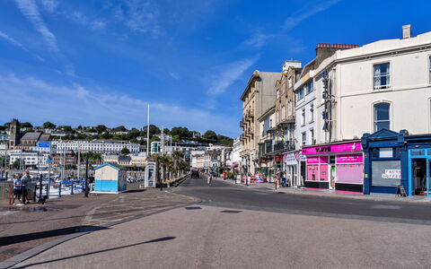 Harbour View: Building, City, Town, Neighbourhood, Street, Public Space, Mixed-Use, Street Light, Family Car, Parking