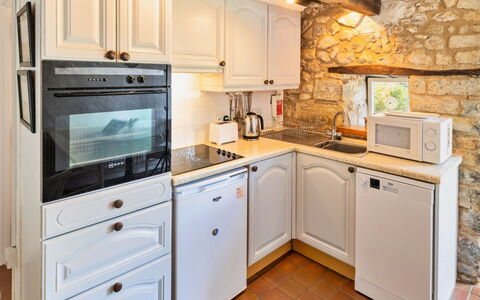 Lea Hill, Woodpecker: Kitchen Appliance, Kitchen, Major Appliance, Cabinetry, Interior Design, Countertop, Furniture, Flooring, Room, Tap